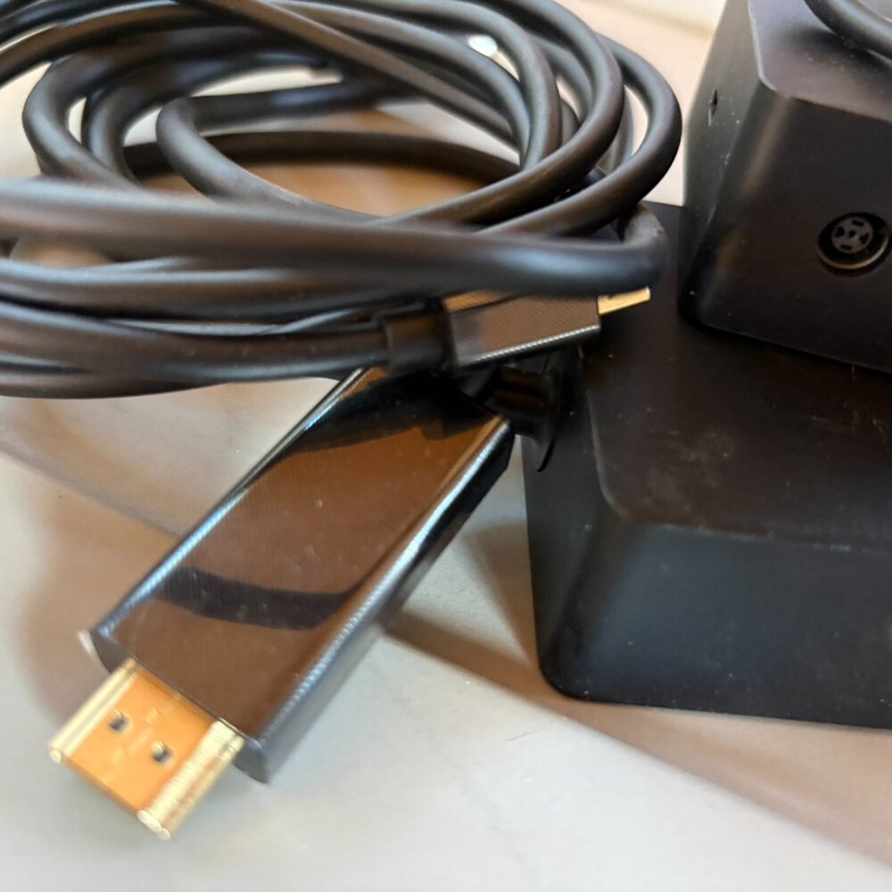 Microsoft Surface Dock 2 Docking Station + HDMI Cable RARE - Picture 7 of 8